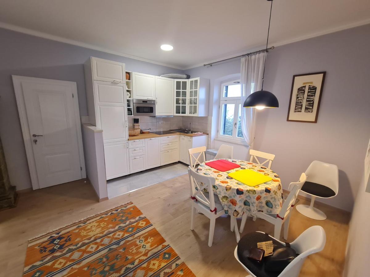 Villa Jure - Apartment Vlasta ロヴラン エクステリア 写真